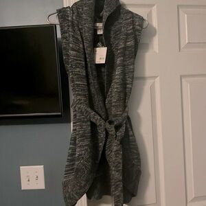 Sweater Vest w/Tie